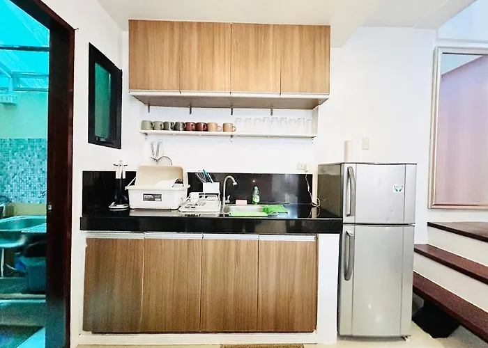 Yellow Townhouse Near It Park With Wifi And Washer Cebu