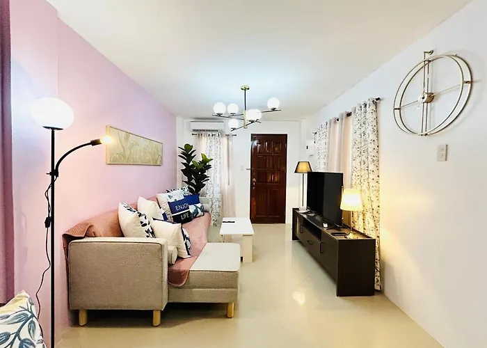 Apartment Yellow Townhouse Near It Park With Wifi And Washer